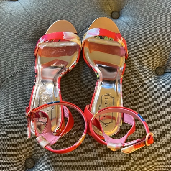 Ted Baker Rozie floral heels - Picture 3 of 7